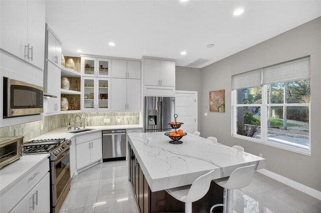 Building Photo - 3627 Stoneridge Rd