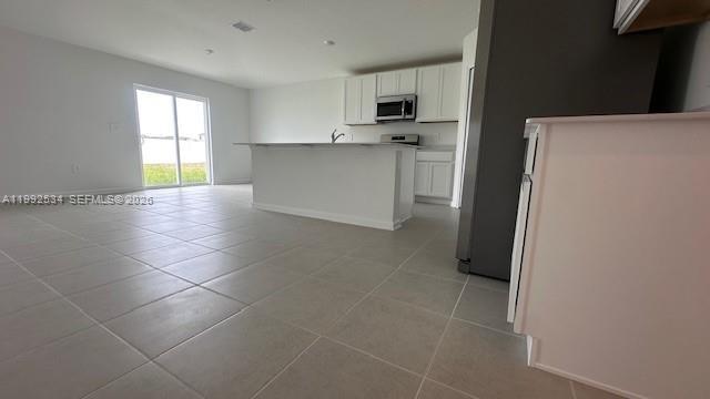 Building Photo - 303 Artemis St