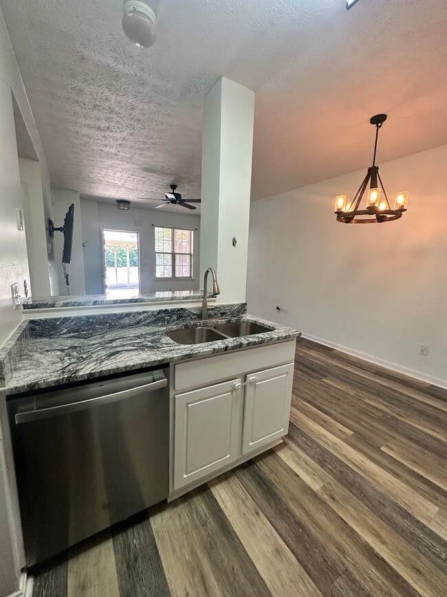 Building Photo - 2BR/2BA Updated Condo in Prospect Glen Vil...