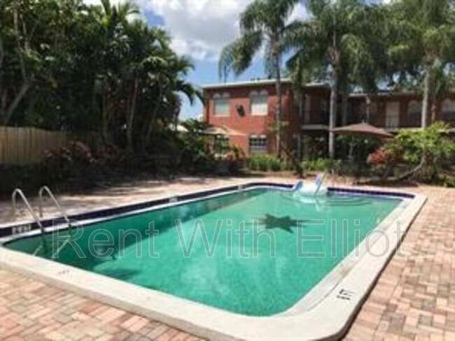 Building Photo - 1405 Miami Rd