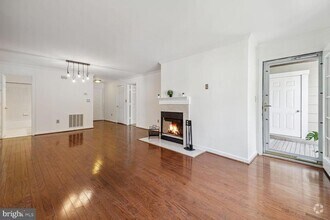 Building Photo - 164 Kendrick Pl