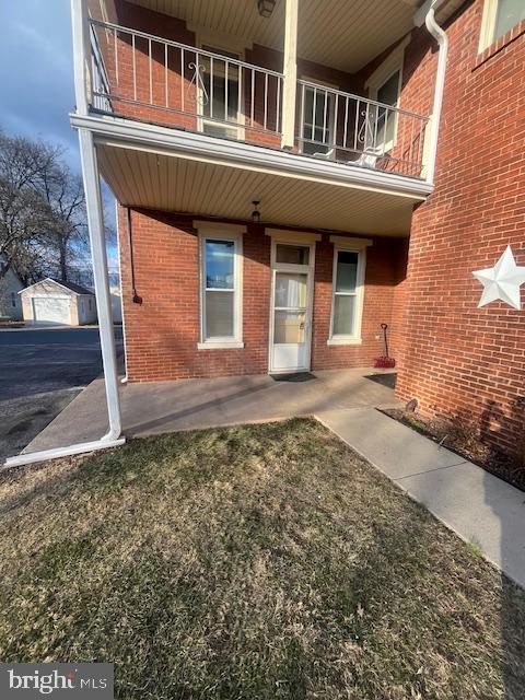 Building Photo - 10 Railroad Ave