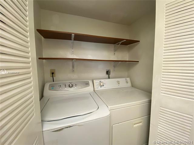 Building Photo - 17170 SW 94th Ave