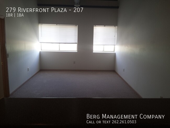 Primary Photo - 279 Riverfront St