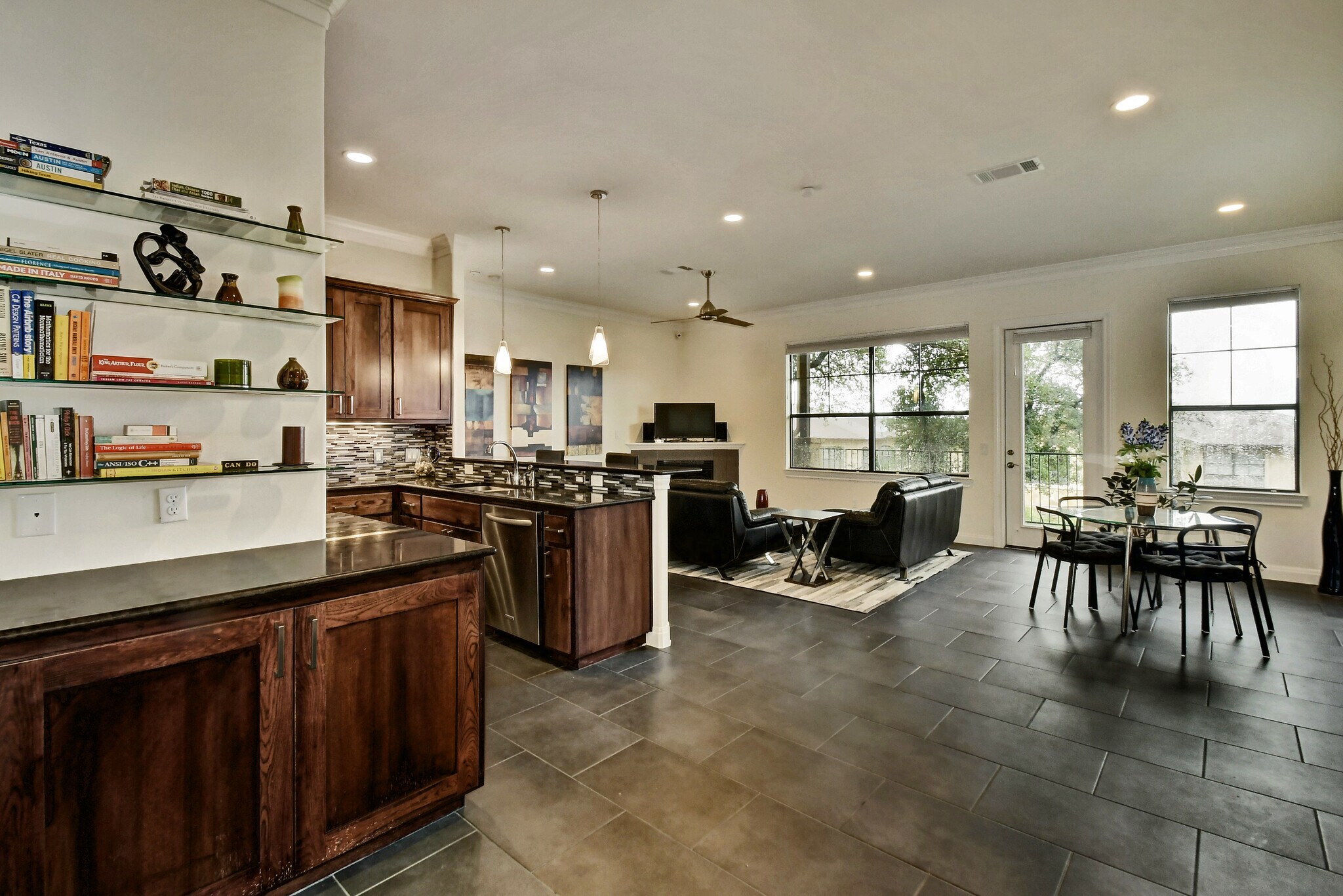 Building Photo - 4000 Ranch Road 620 N Unit 4