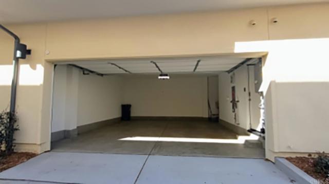 Building Photo - 5465 Seacliff Pl