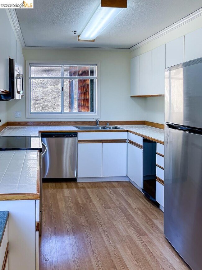 Building Photo - 1301 Quarry Ct