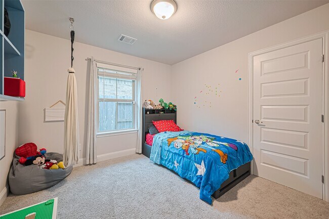 Building Photo - 2712 Golden Palms Ln