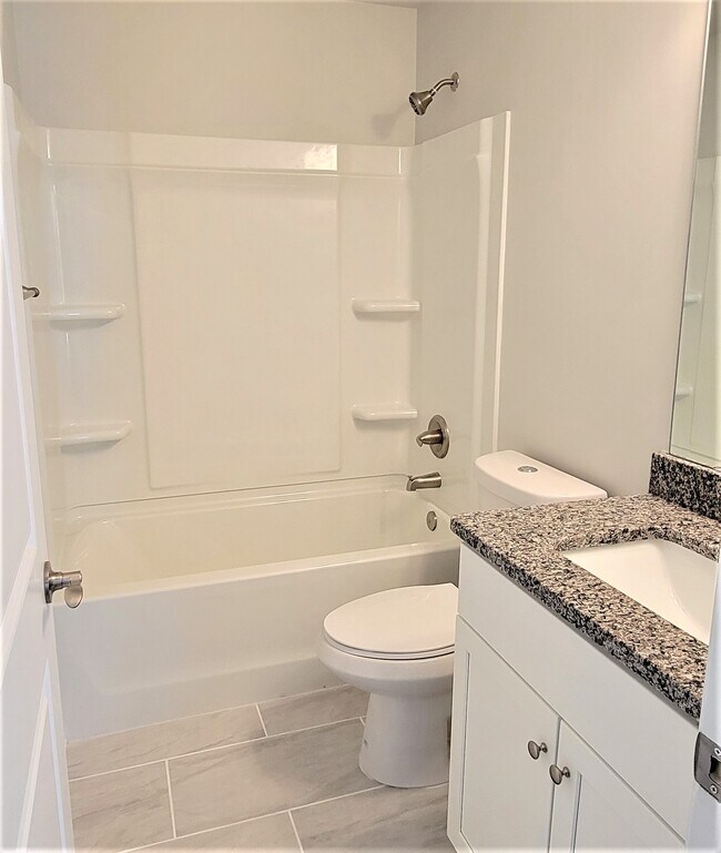 Building Photo - 812 Moen Pl