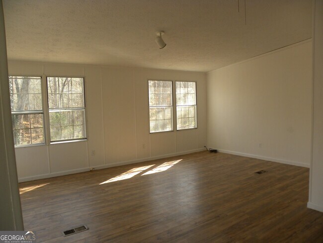 Building Photo - 174 Bell Acres Rd