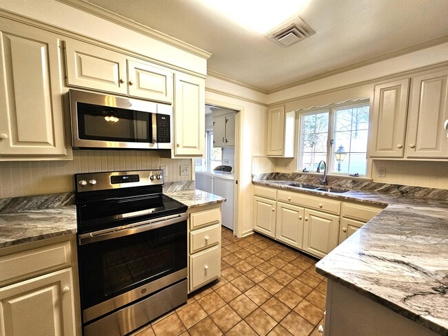 Building Photo - 27820 Crooked Oak Ln