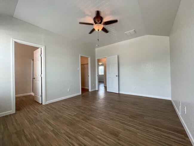 Building Photo - 1009 Mellow Breeze