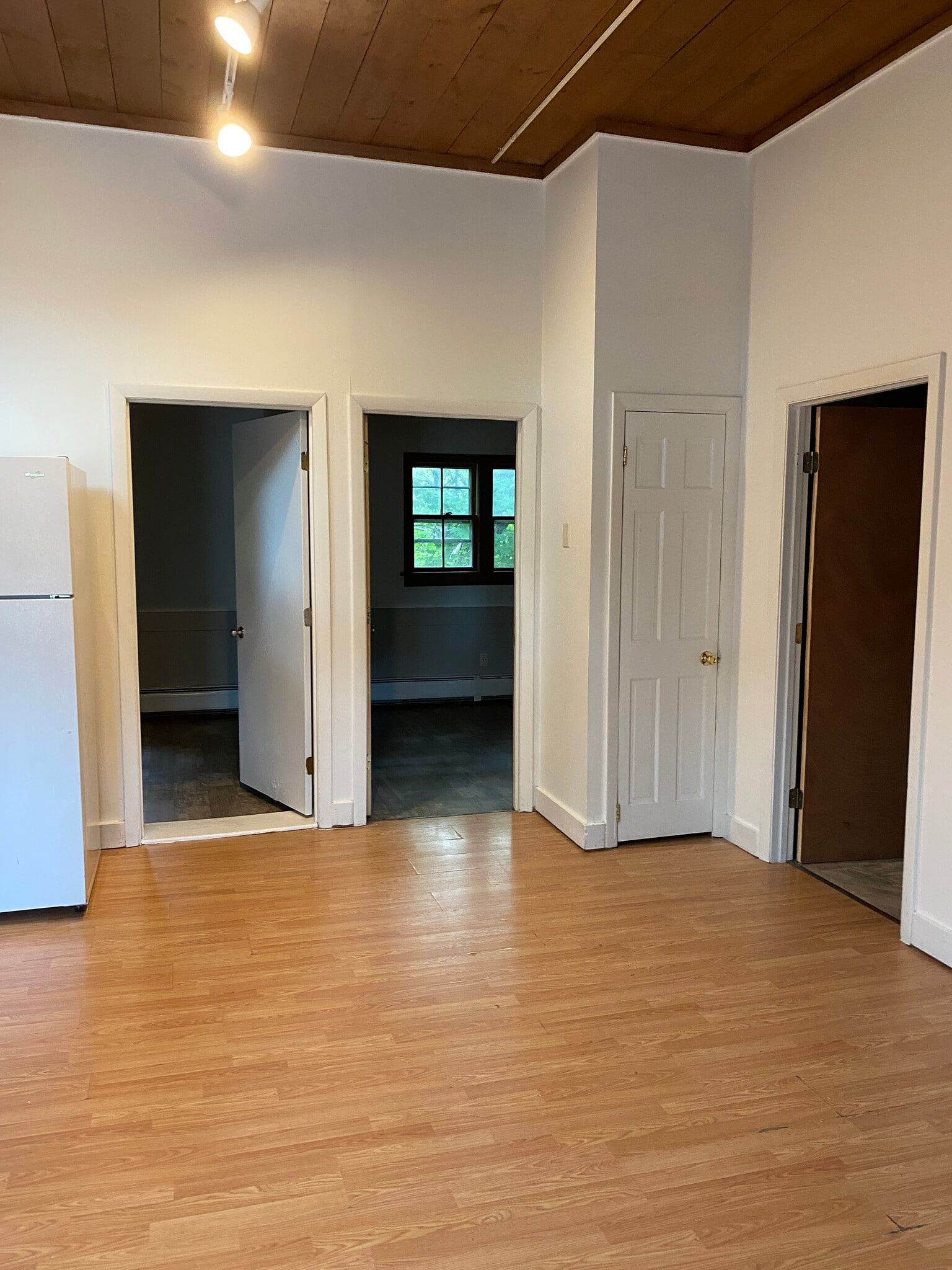 Building Photo - 95 Hall Ave