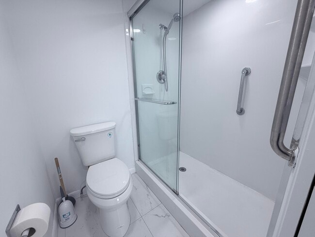 Building Photo - 1200 SW 125th Ave