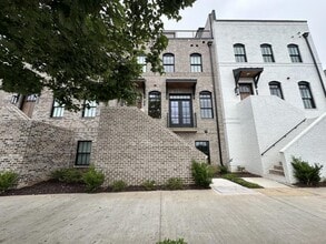 Building Photo - 4802 Moonview Ln