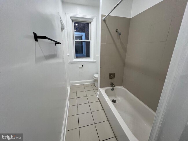 Building Photo - 121 S 55th St