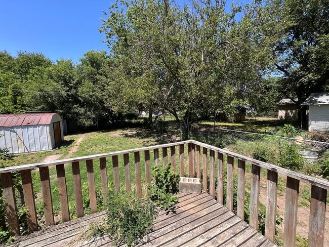 Building Photo - Beautiful 3 Bedroom Home