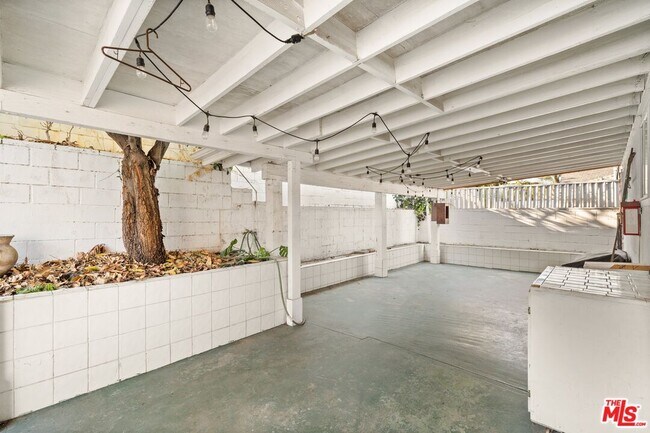 Building Photo - 1155 Miller Ave