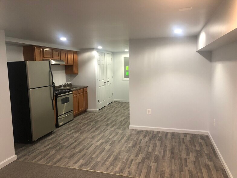 Building Photo - 1005 N Arlington Ave