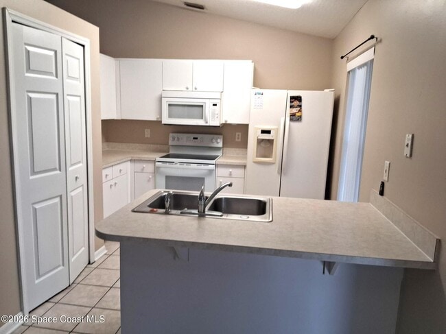 Building Photo - 1351 Danbury St SW