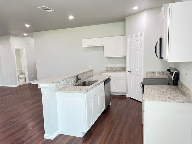 Building Photo - Lovely home for rent in Ennis, TX!