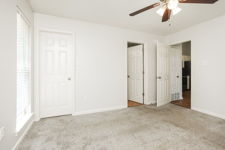 Building Photo - 5290 Kristy Ln