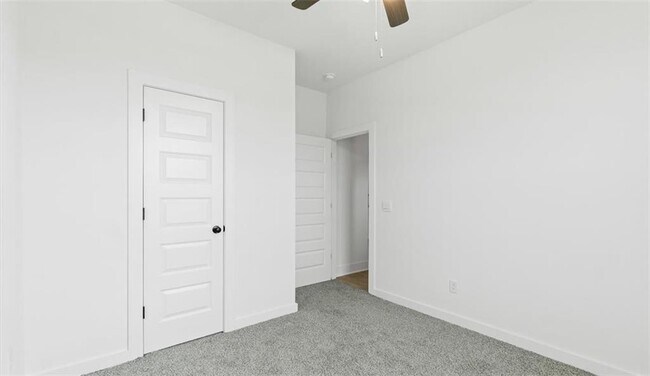 Building Photo - 4856 W Aurora St