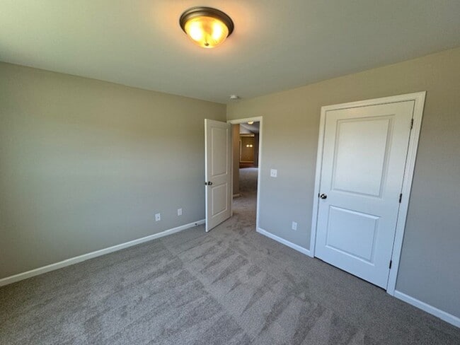 Building Photo - Lynchford Pointe