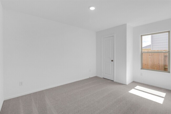 Building Photo - 18699 Cepagatti Dr