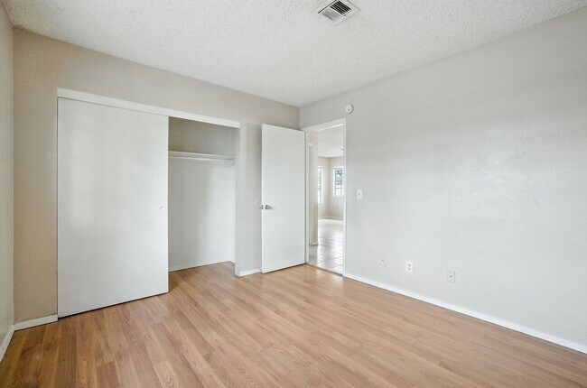 Building Photo - First floor 2-Bedroom, 1-Bath with Firepla...