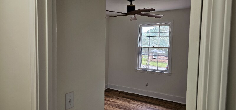 Building Photo - 1613 Edgemore Rd