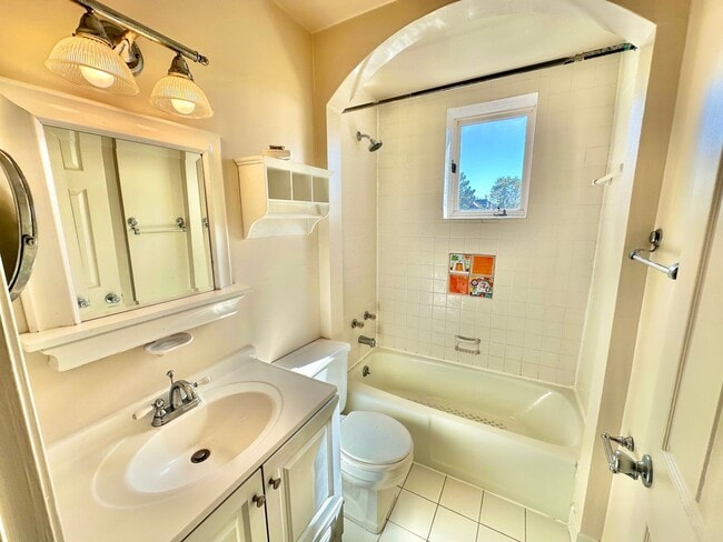 Building Photo - JUST RENOVATED - Astonishing Adams Morgan ...