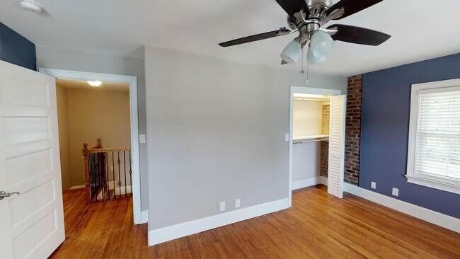 Building Photo - 1723 Laurel Ave