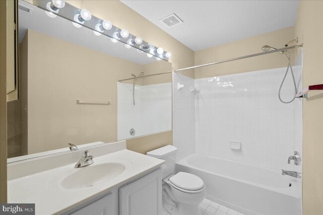 Building Photo - 43277 Tumbletree Terrace