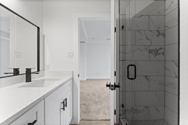 Building Photo - 8205 Carver Rd