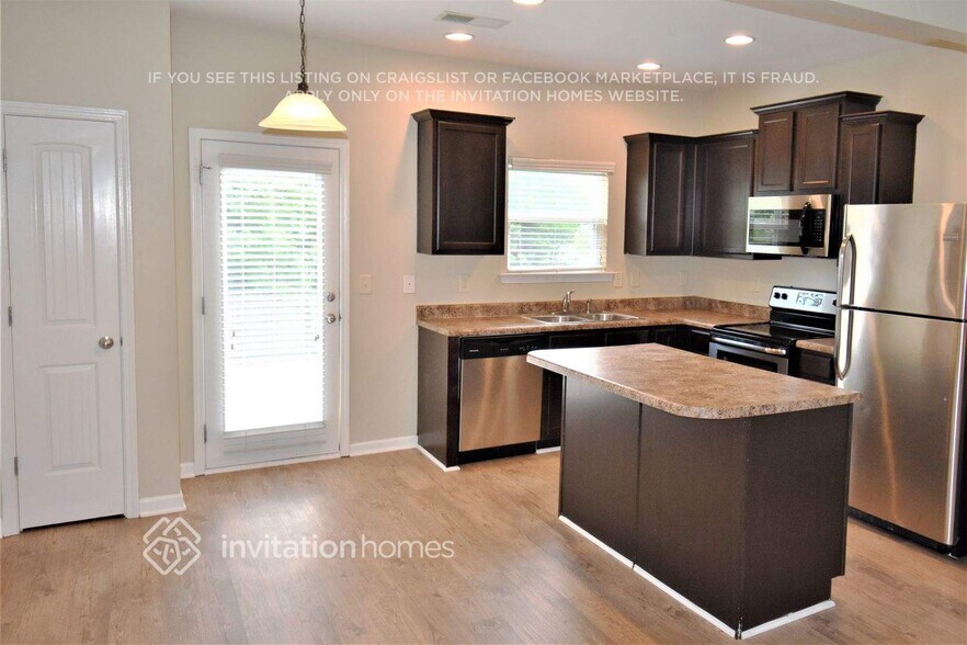 Building Photo - 302 Rippling Dr