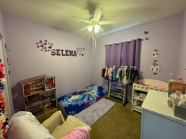 Building Photo - Beautiful Single Story Home - Professional Landscaper included