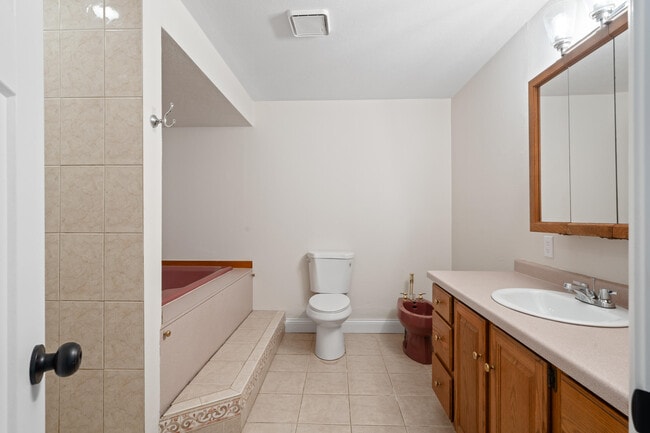 Building Photo - 1018 Bonnie Brae Ln