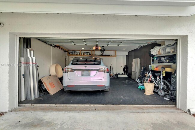 Building Photo - 1583 Eastlake Way