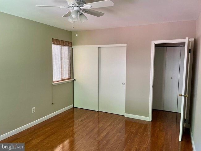 Building Photo - 306 Worthington Dr