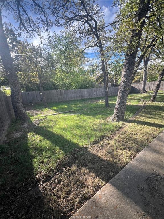 Building Photo - 808 Val Verde Dr