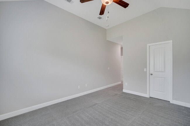 Building Photo - 486 Thorp Circle