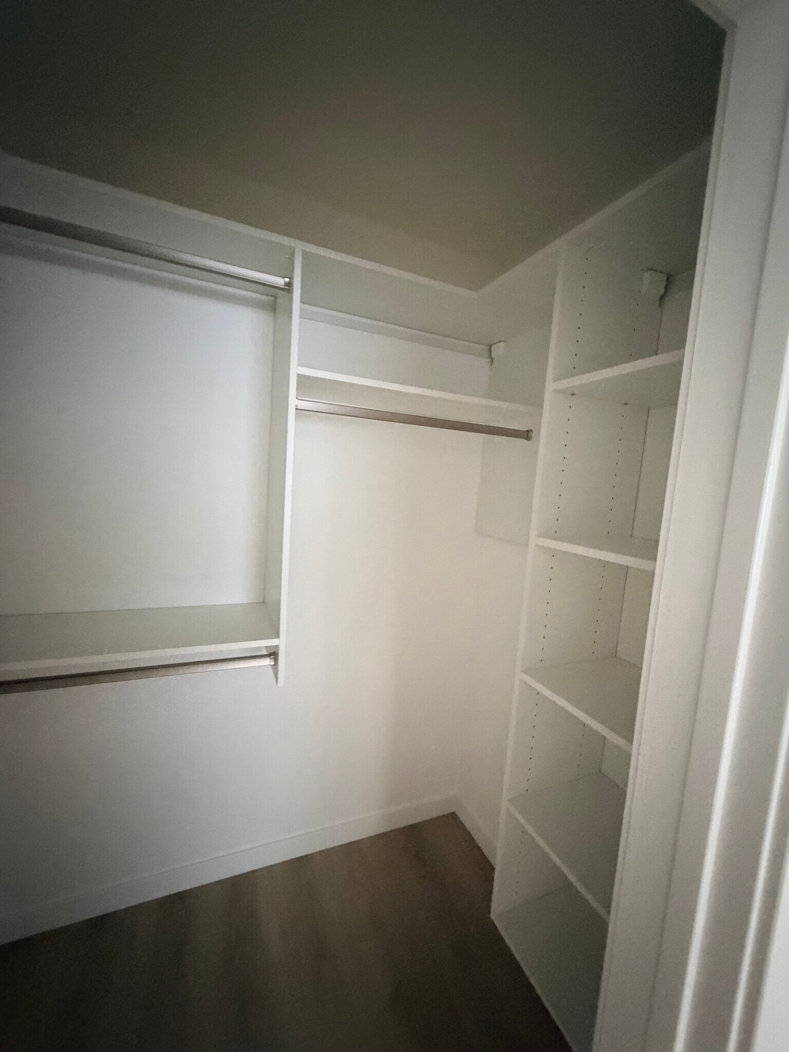 Building Photo - 940 S Venice Blvd