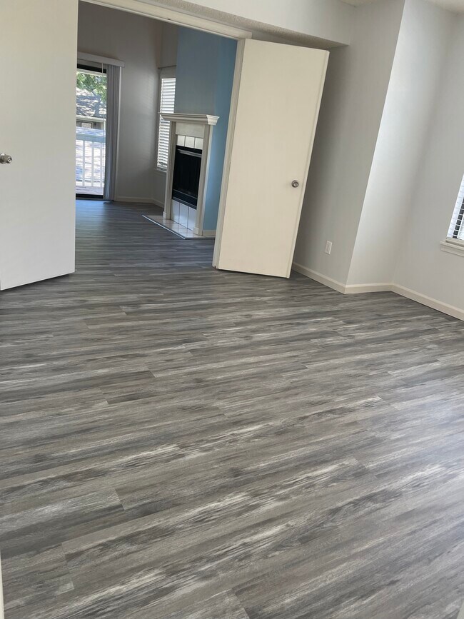 Building Photo - 8811 W 106th Ter