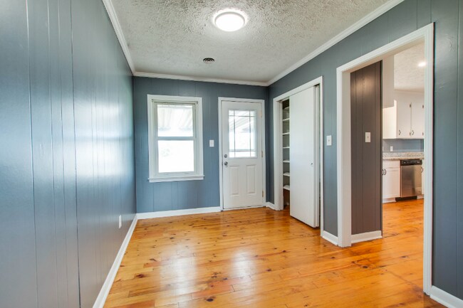 Building Photo - 8830 Manchester Pike