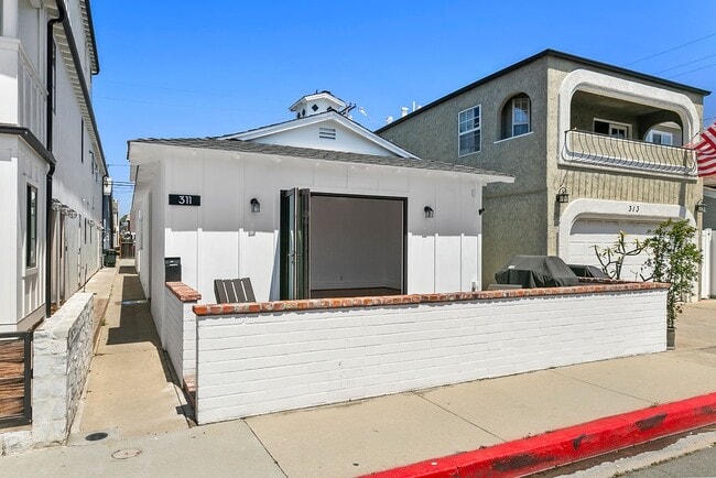 Building Photo - 311 33rd St