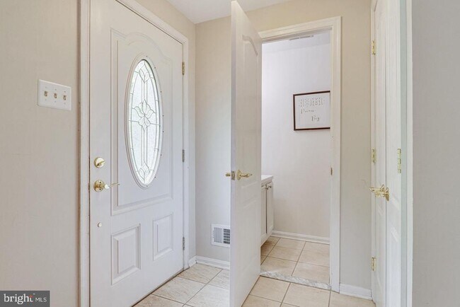 Building Photo - 3005 Silent Valley Dr