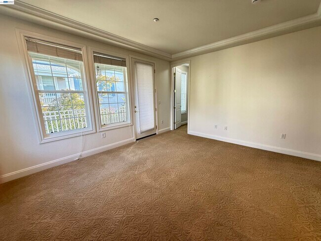 Building Photo - 3687 Whitworth Dr