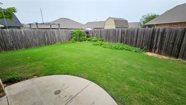 Building Photo - 811 Dogwood Ct