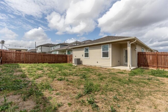 Building Photo - 305 Fairfax Ave